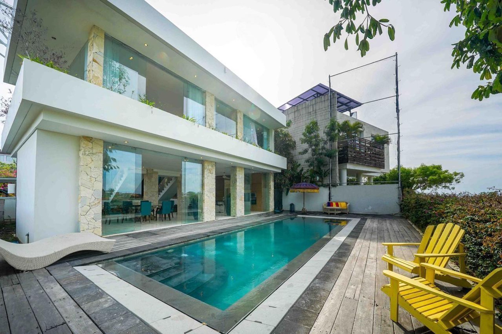 Luxury Golf-Front Estate with Panoramic Ocean Views in Pecatu, Uluwatu