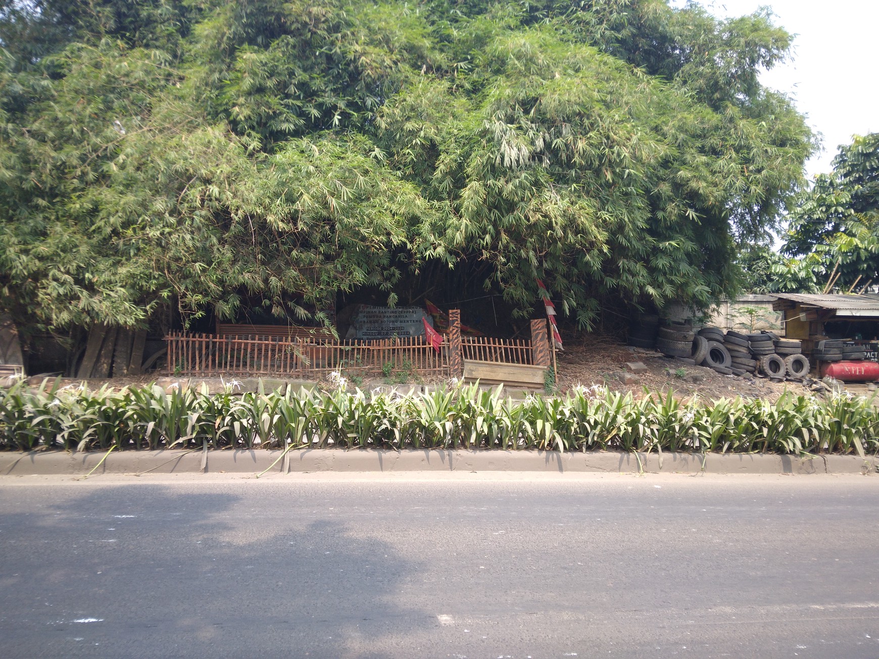 TANAH PINGGIR JALAN RAYA CIPENDAWA BAGUS UNTUK USAHA DEKAT KE TOLL JATI ASIH