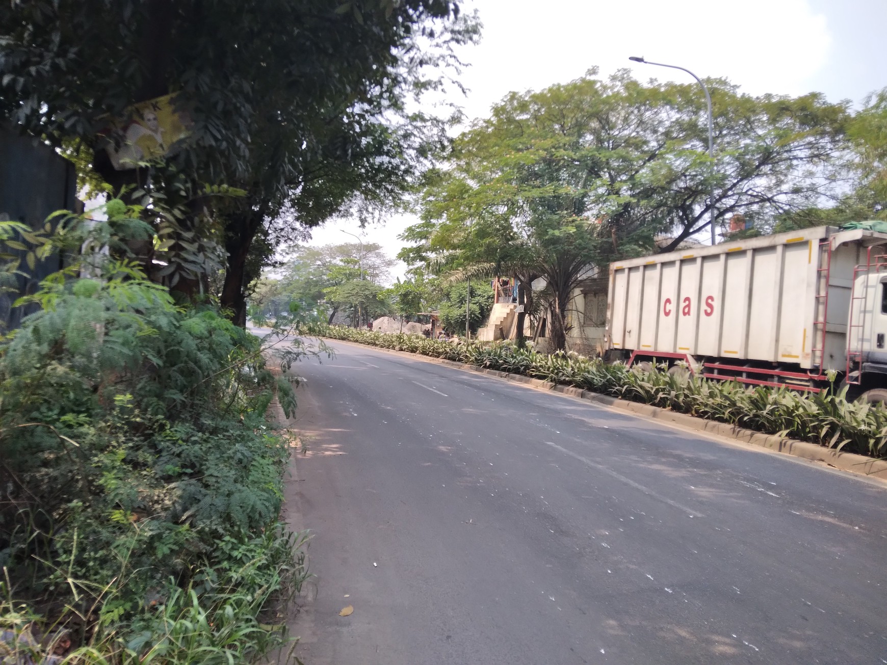 TANAH PINGGIR JALAN RAYA CIPENDAWA BAGUS UNTUK USAHA DEKAT KE TOLL JATI ASIH