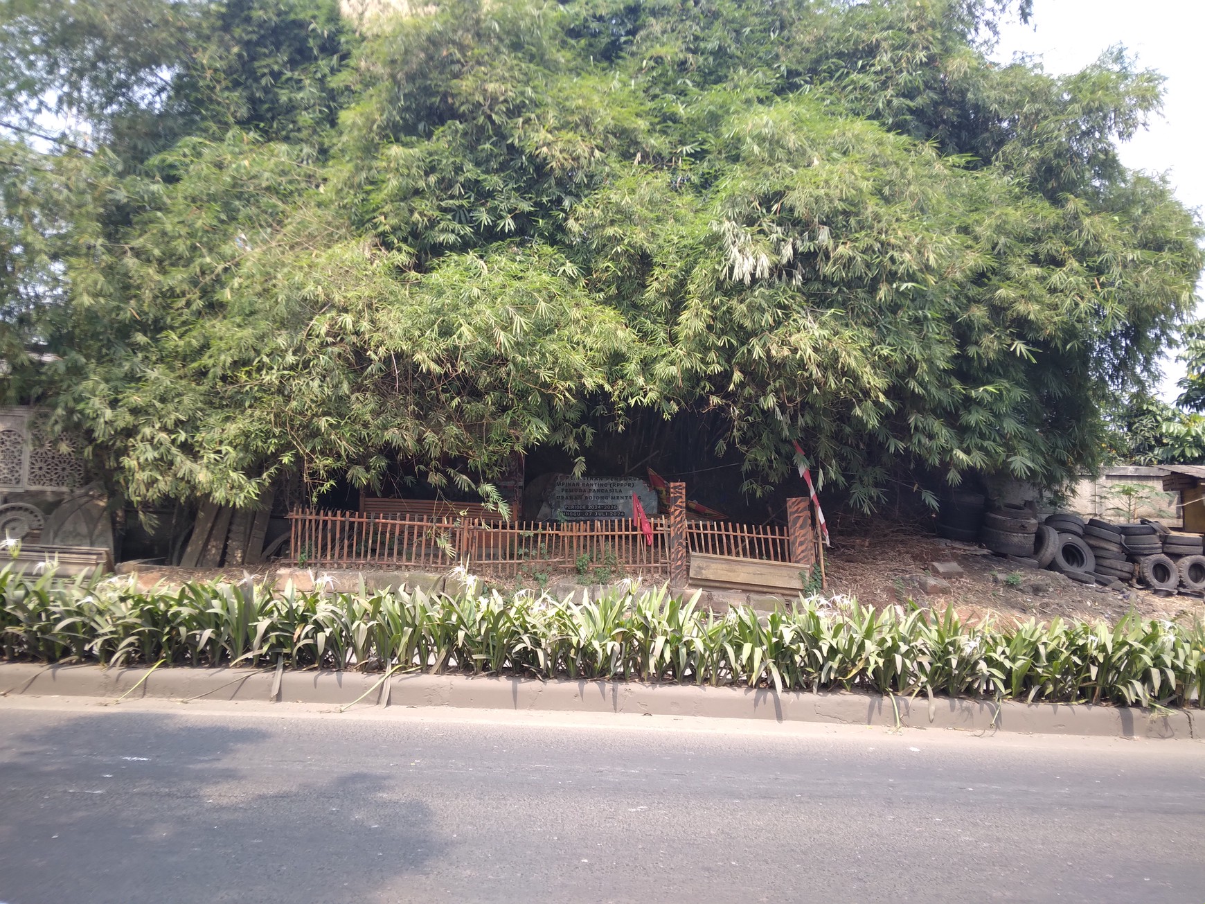 TANAH PINGGIR JALAN RAYA CIPENDAWA BAGUS UNTUK USAHA DEKAT KE TOLL JATI ASIH