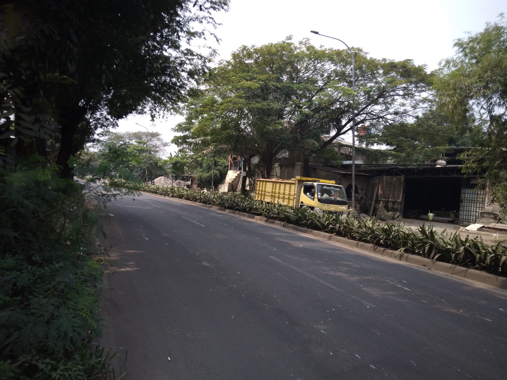 TANAH PINGGIR JALAN RAYA CIPENDAWA BAGUS UNTUK USAHA DEKAT KE TOLL JATI ASIH