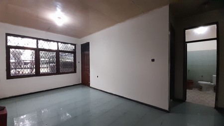 Disewa Rumah 2 Lantai Lokasi Strategis di Mainroad Sarijadi