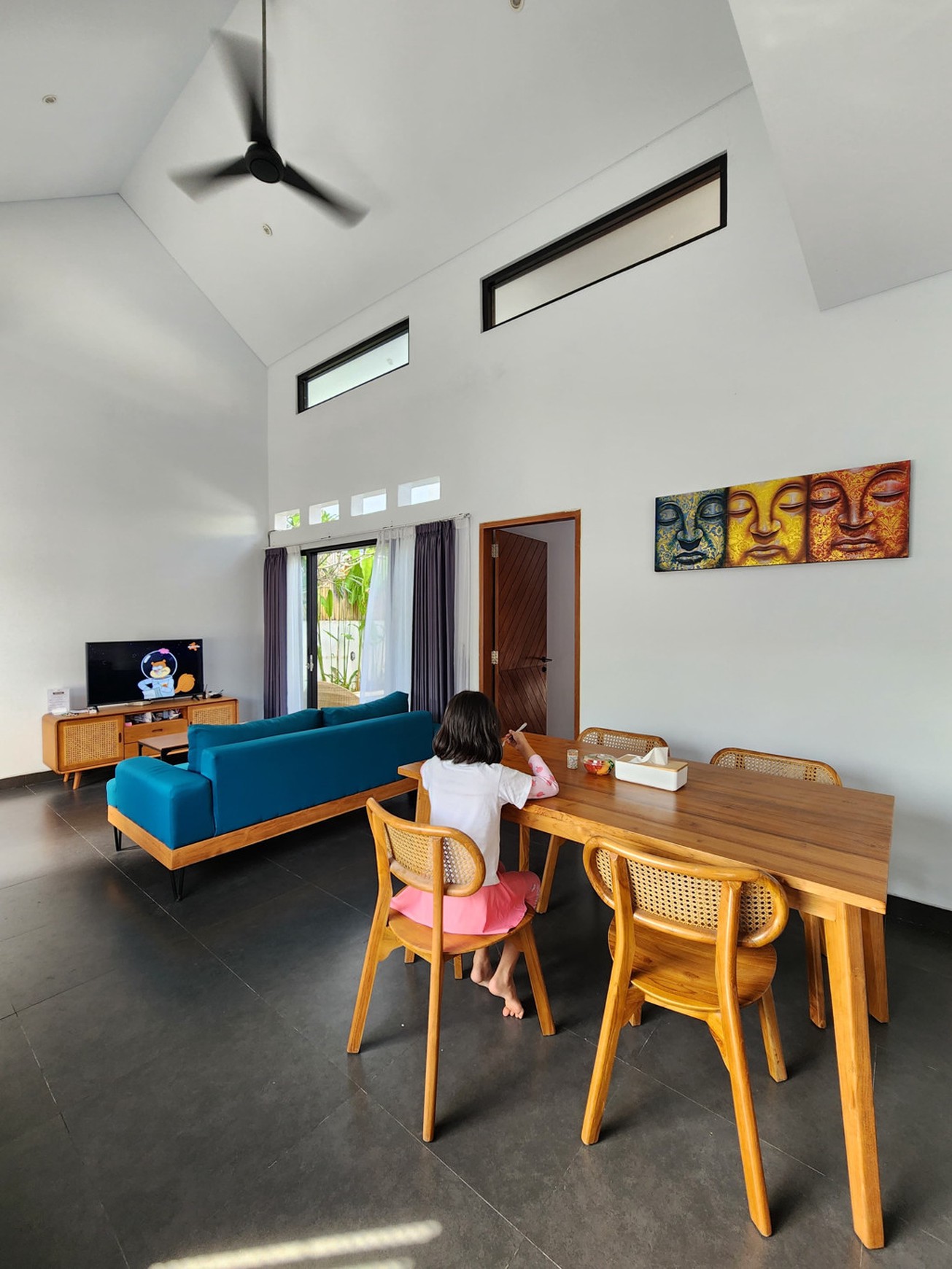 Freehold - Modern 2-Bedroom Villa with Rooftop & Garden in Prime Location Nusa Dua