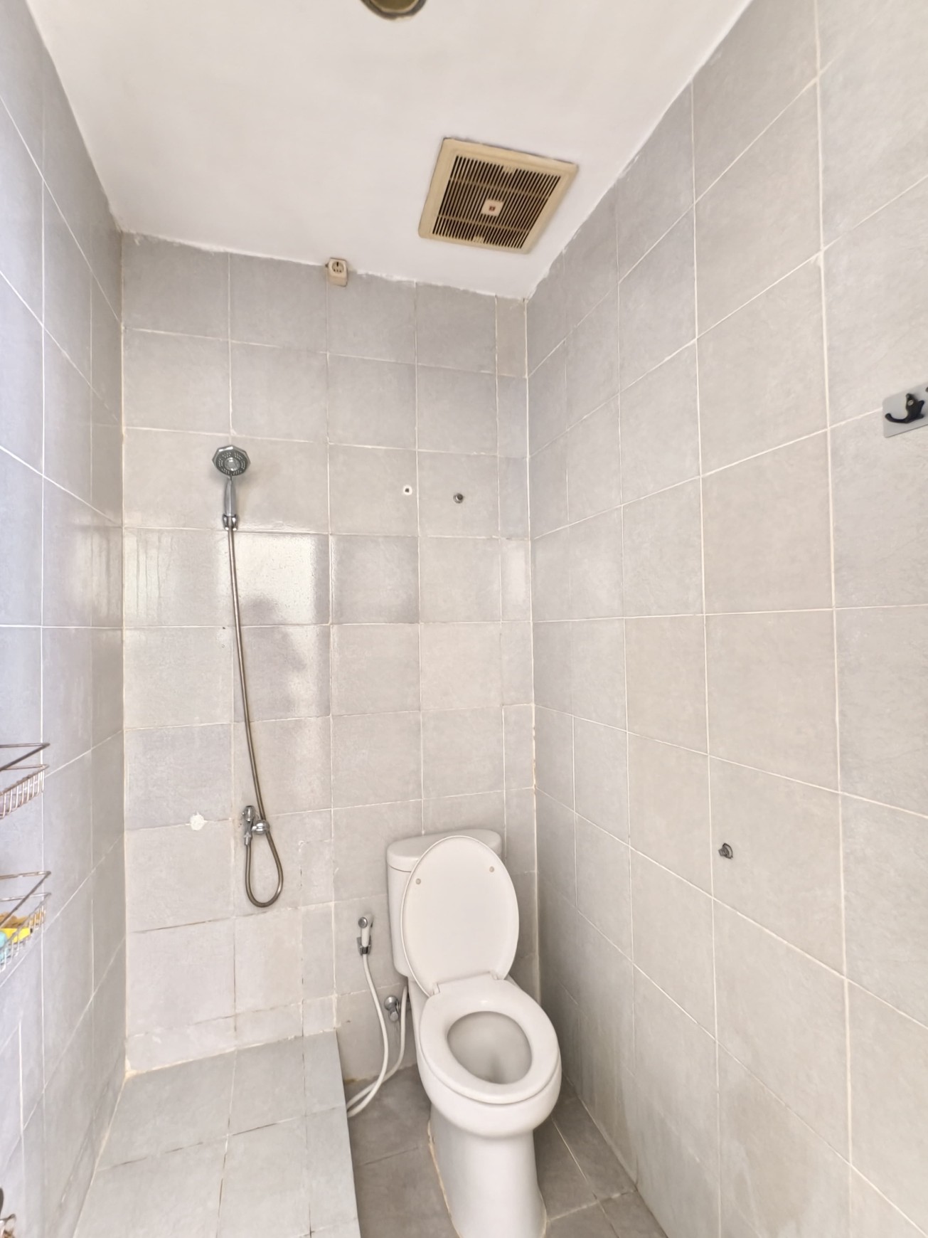 Rumah Cantik Semi Furnish di Wonorejo 3KT Bonus AC Lokasi Strategis