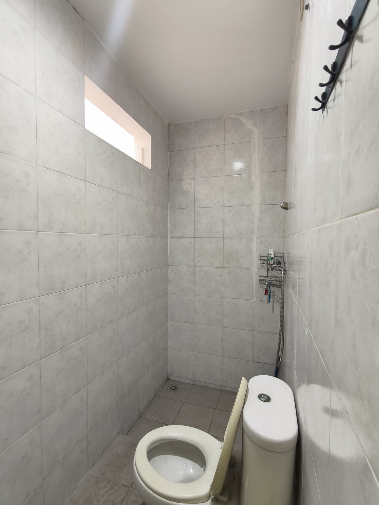 Rumah Cantik Semi Furnish di Wonorejo 3KT Bonus AC Lokasi Strategis
