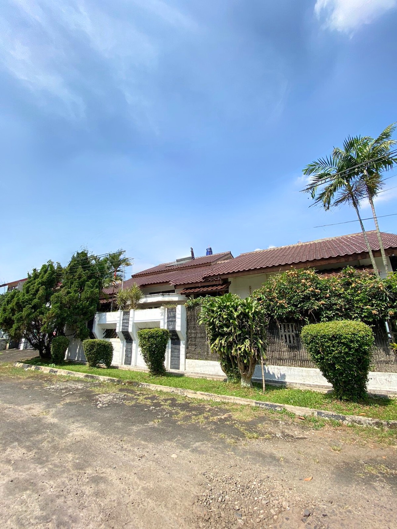 Rumah Luas 432m&#xb2; di Cinere 1,5 Lantai Lokasi Strategis Dekat Akses Tol & Mall