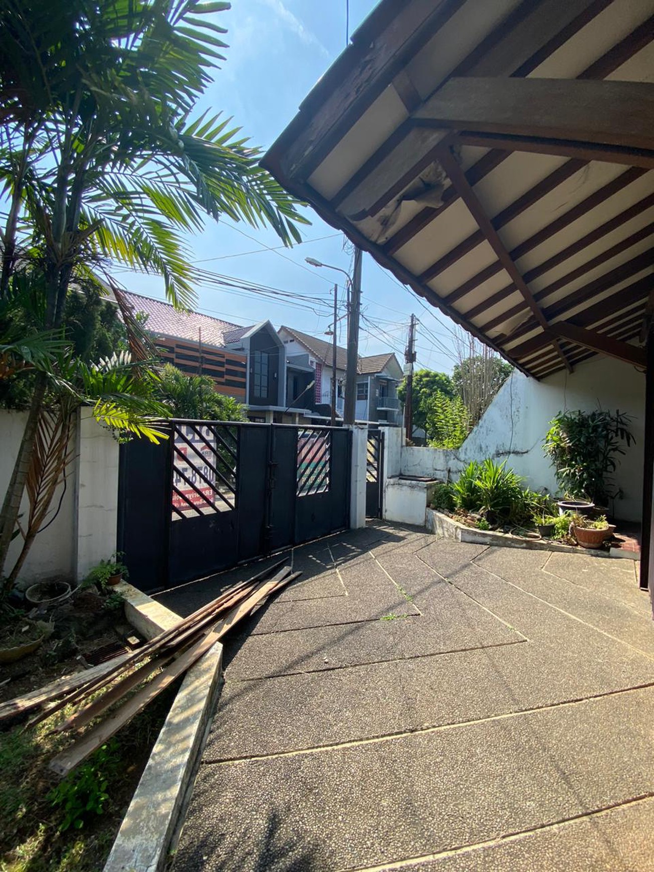 Rumah Luas 432m&#xb2; di Cinere 1,5 Lantai Lokasi Strategis Dekat Akses Tol & Mall