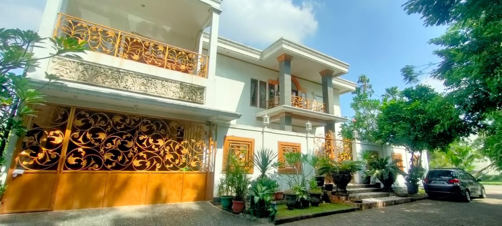 Dijual Rumah Mewah di Villa Gunung Lestari.