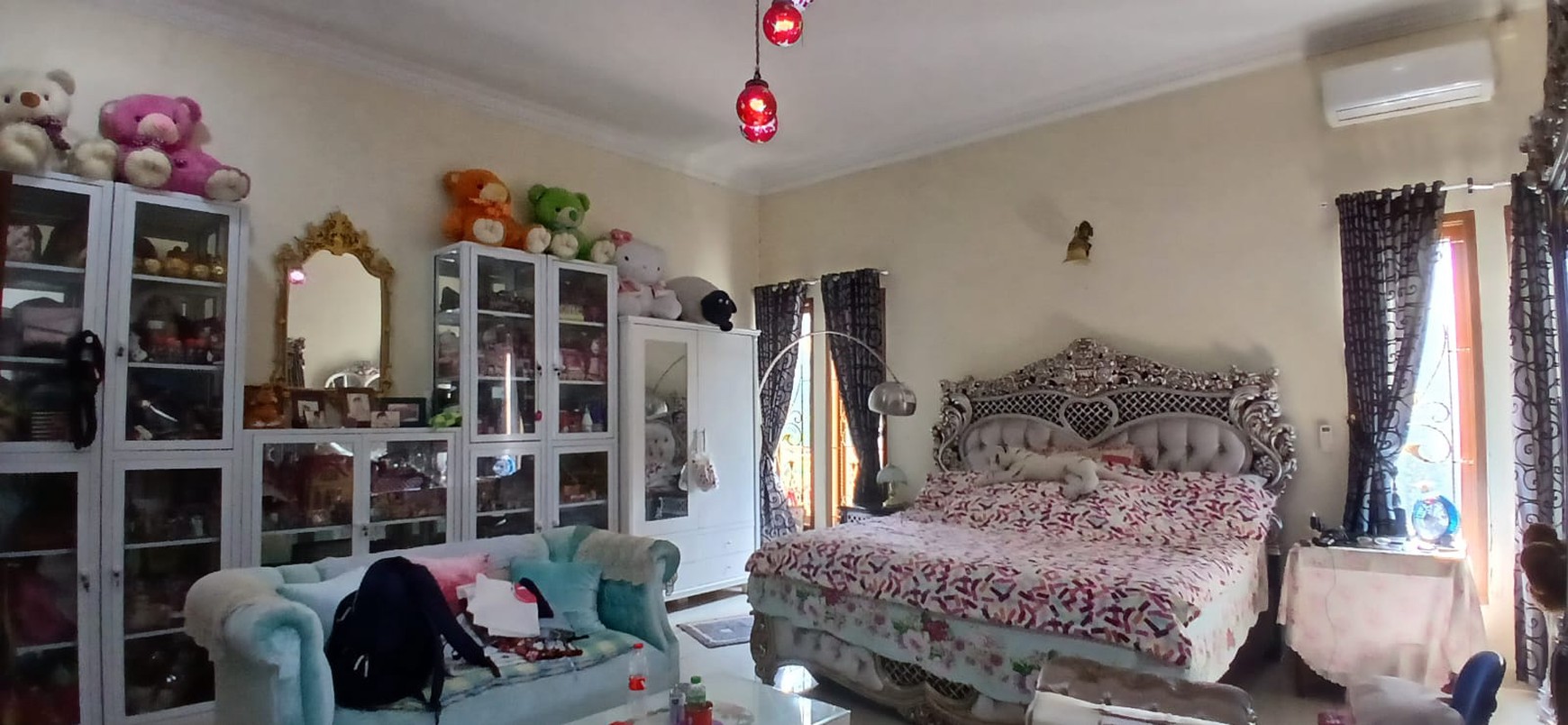 Dijual Rumah Mewah di Villa Gunung Lestari.