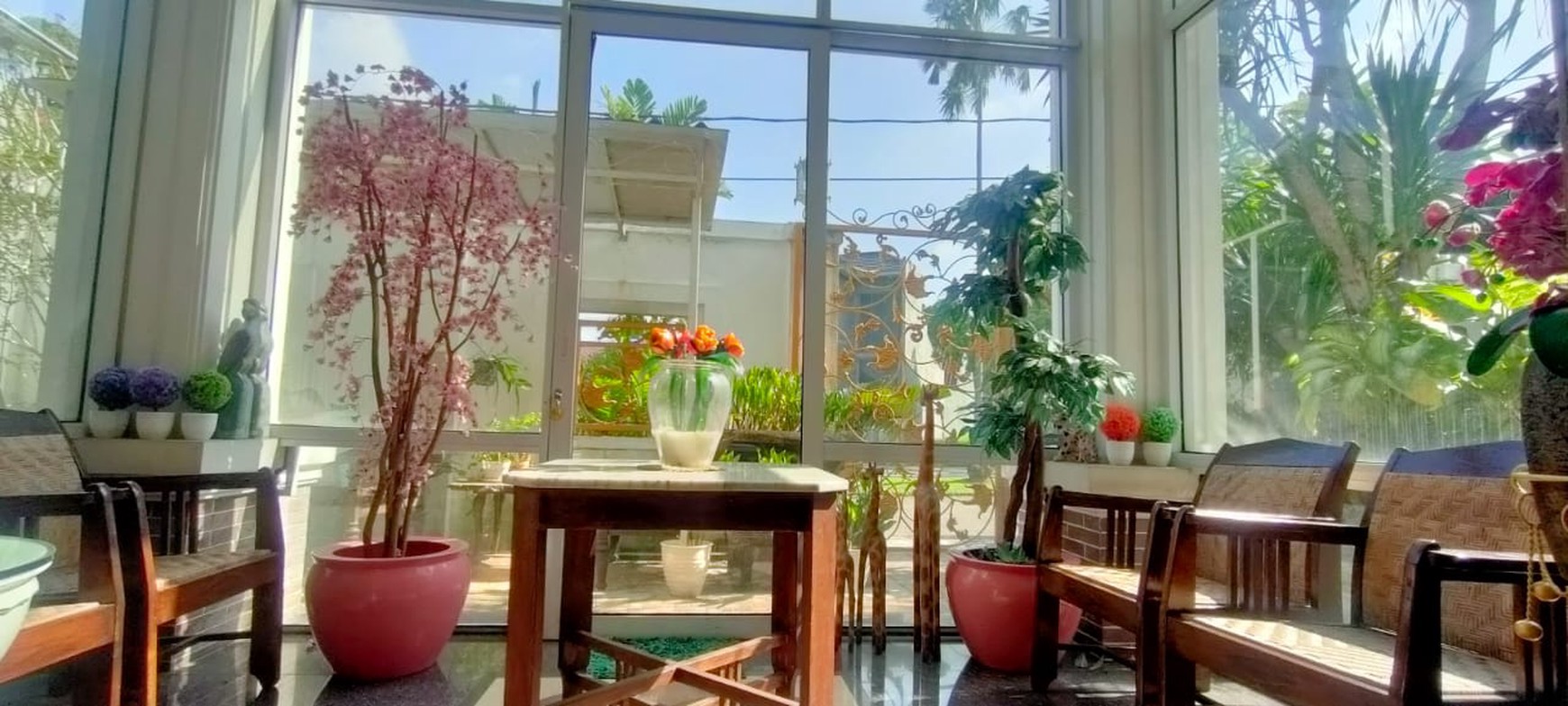 Dijual Rumah Mewah di Villa Gunung Lestari.