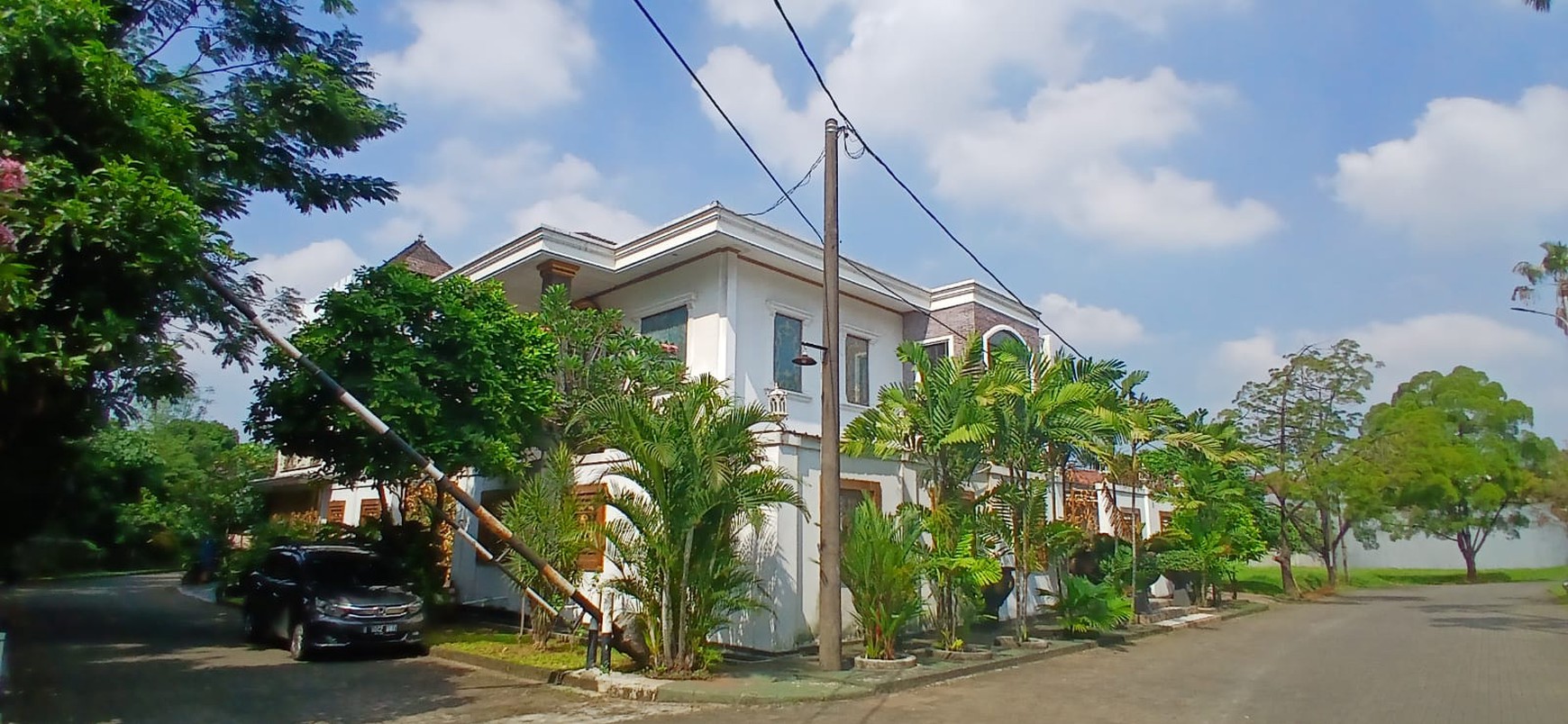 Dijual Rumah Mewah di Villa Gunung Lestari.