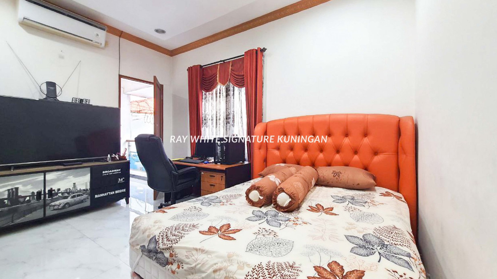 Rumah Siap Huni Posisi Hoek Dengan Lokasi Nyaman dan Asri di Elang Malindo Jakarta Timur