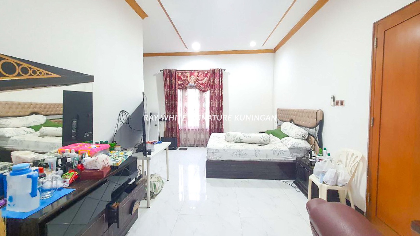 Rumah Siap Huni Posisi Hoek Dengan Lokasi Nyaman dan Asri di Elang Malindo Jakarta Timur