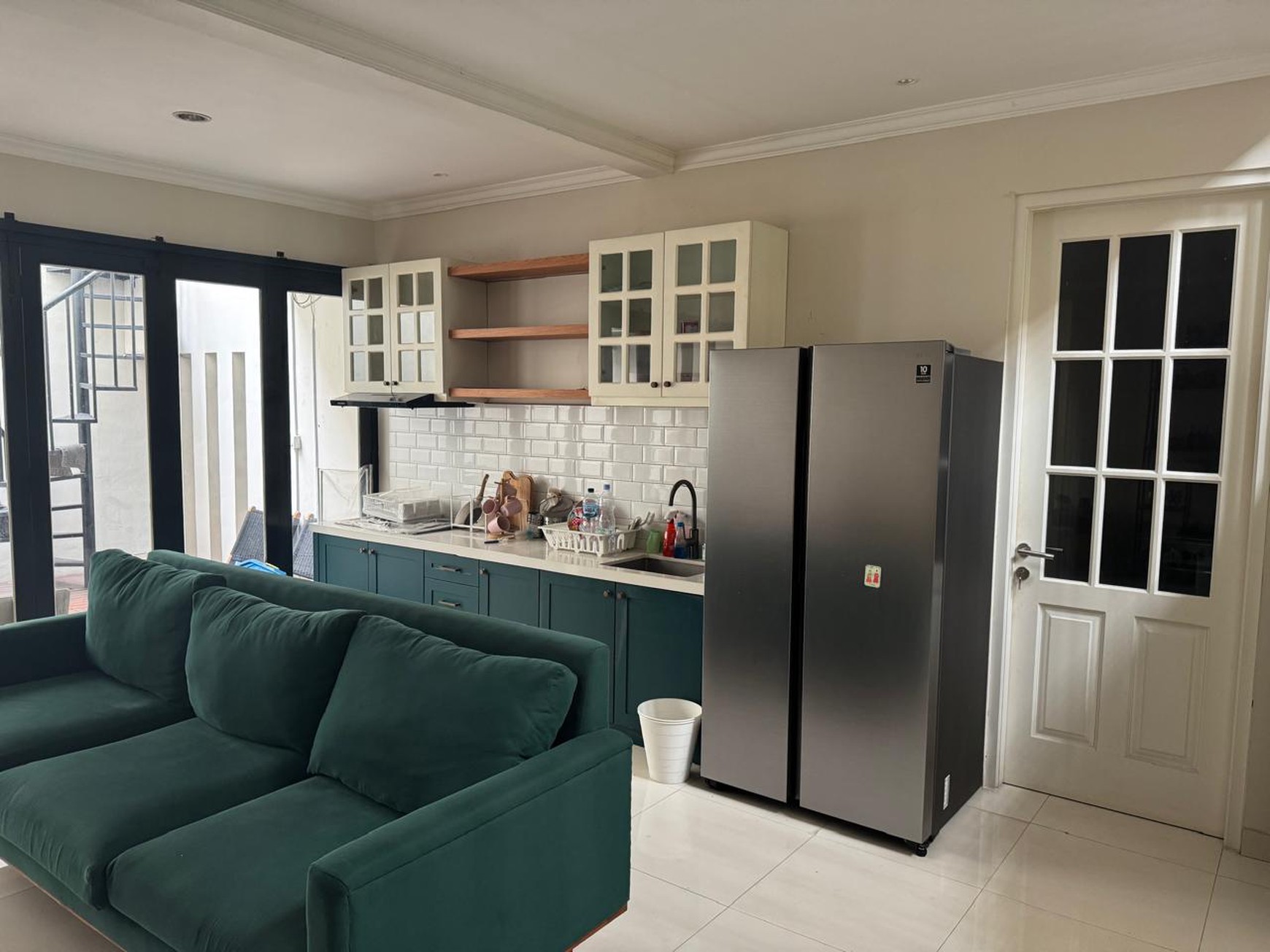 Rumah bagus, 2 Lantai , dengan Kolam renang Pribadi,siap huni di Bintaro Sektor 1.