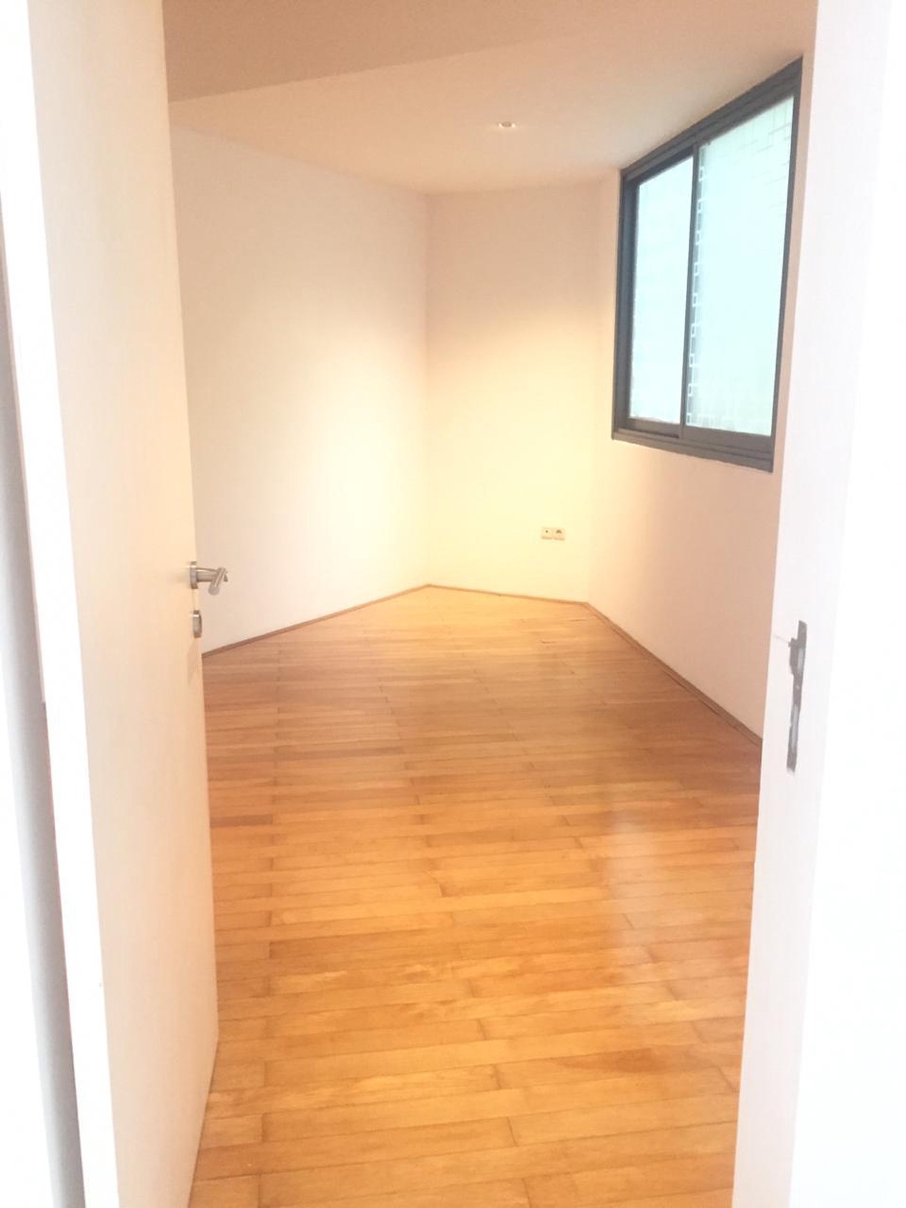 Rumah bagus, siap huni akses mudah, lokasi strategis di Bintaro 