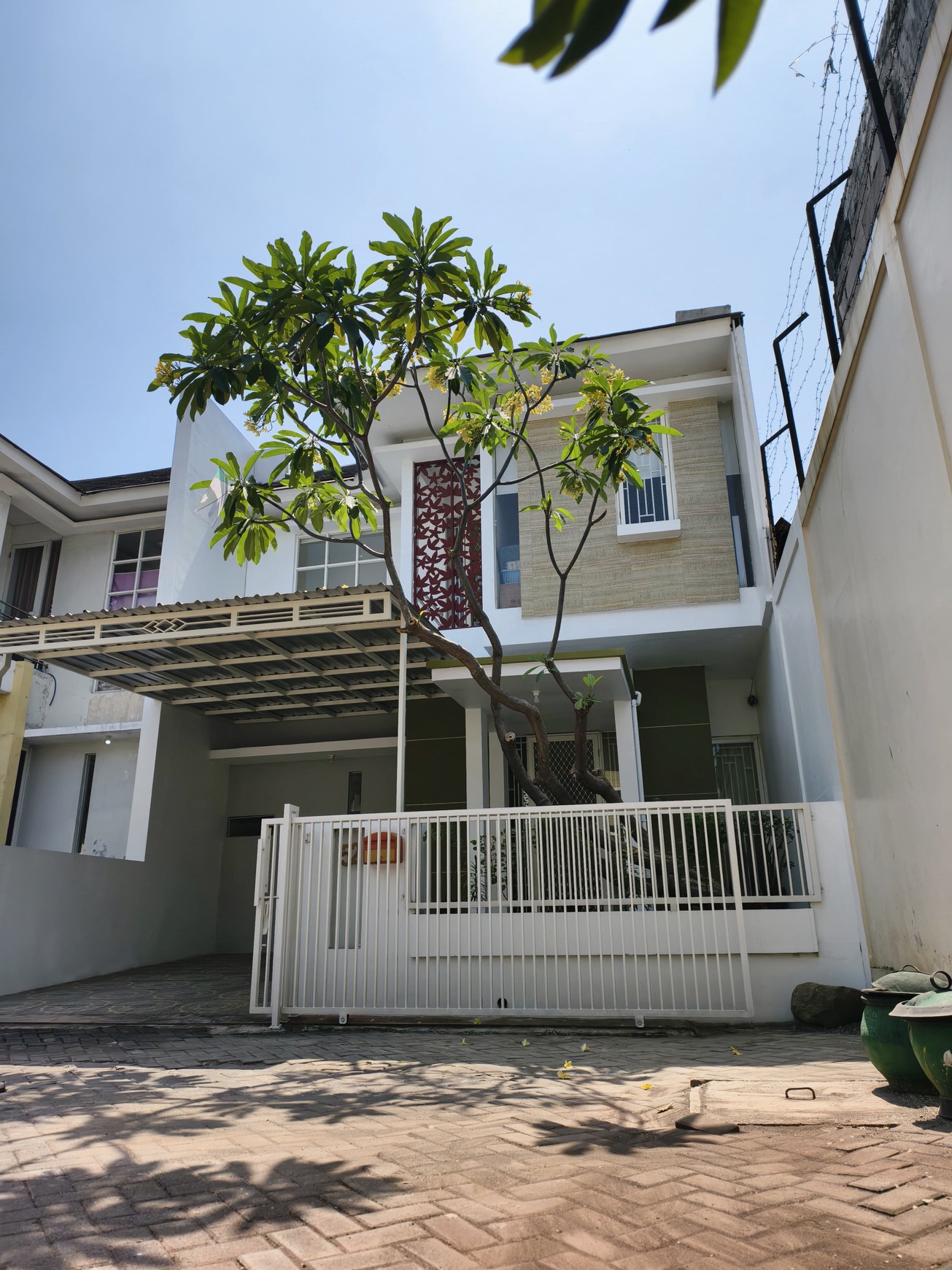 Rumah Cantik Harga Terbaik di Regency One Wonorejo - Akses Mudah ke Tengah Kota