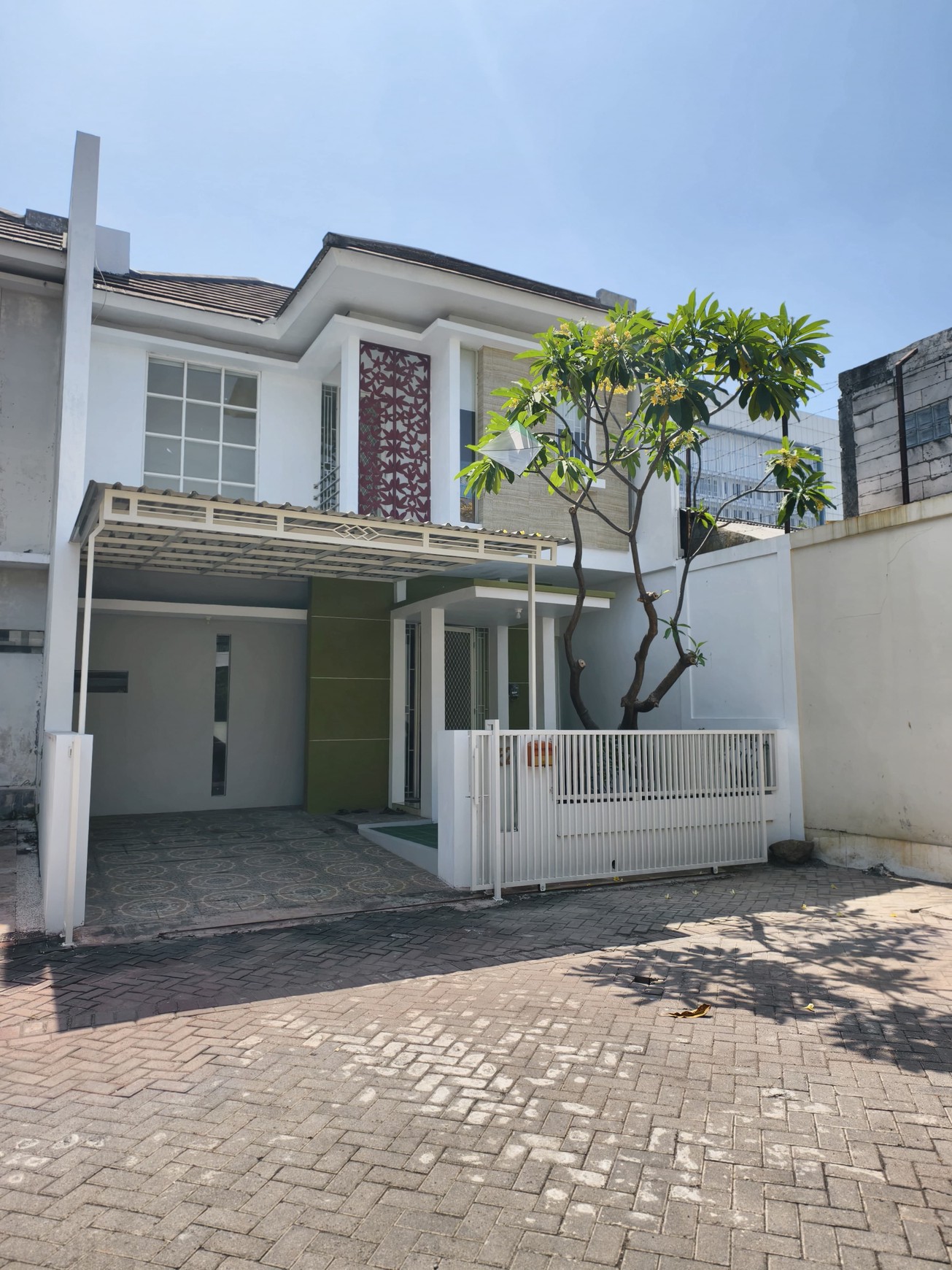 Rumah Cantik Harga Terbaik di Regency One Wonorejo - Akses Mudah ke Tengah Kota