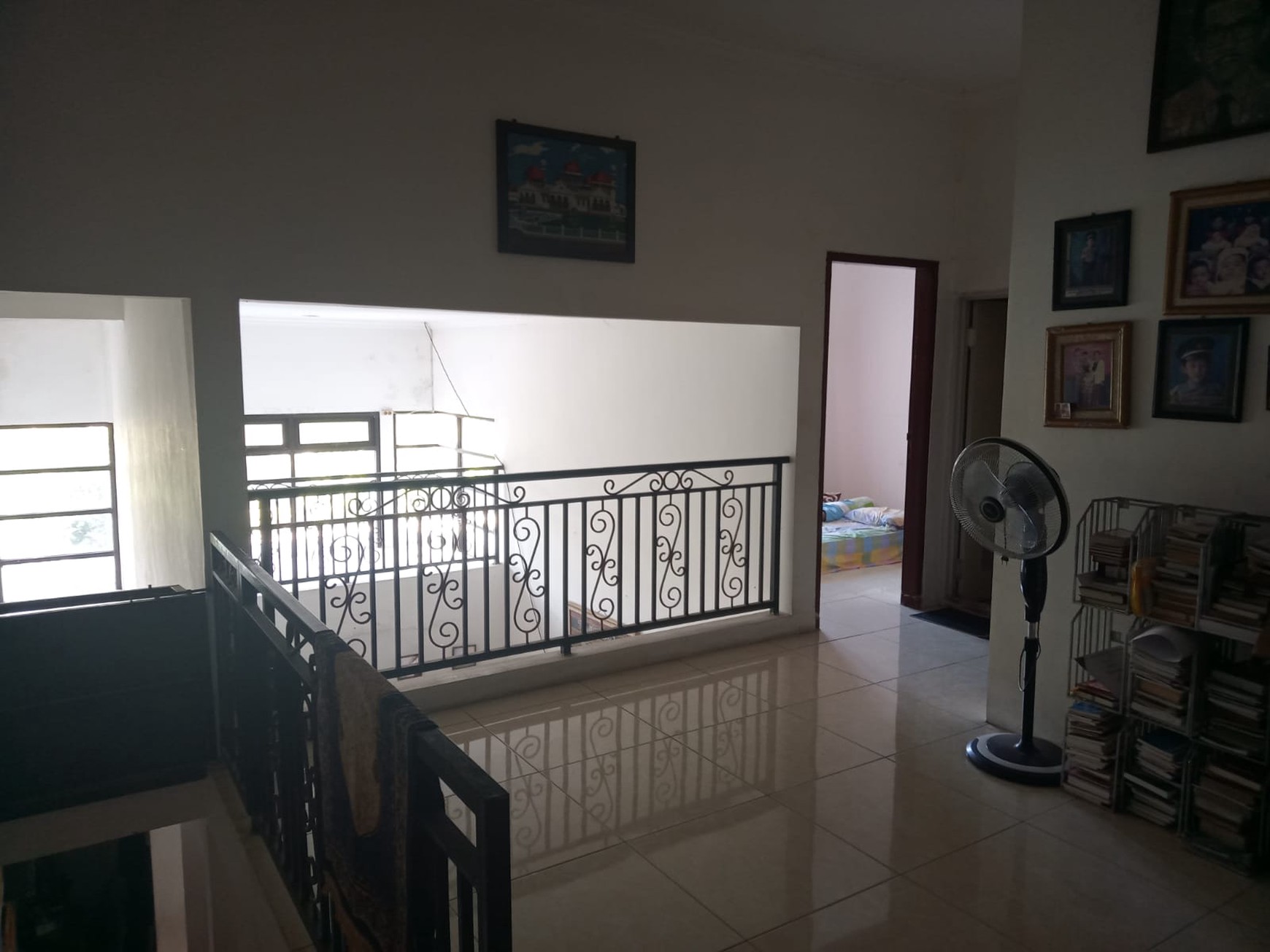 Dikontrakkan Rumah 2 Lantai Full Renovasi di Puri Surya Jaya - Gedangan, Sidoarjo