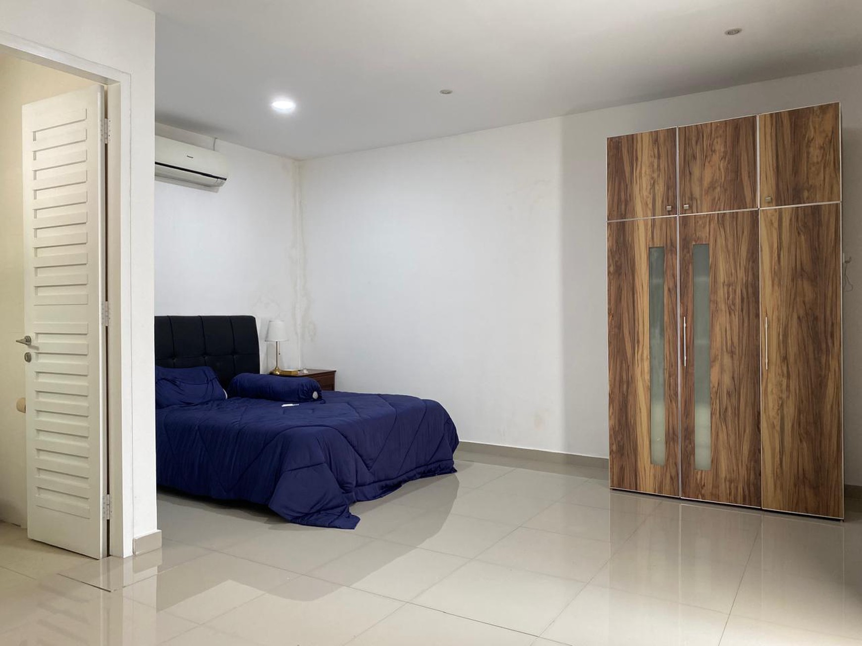 Rumah Mewah 3 Lantai dengan Nuansa Resort Bali at The Riverville Lebak Bulus.