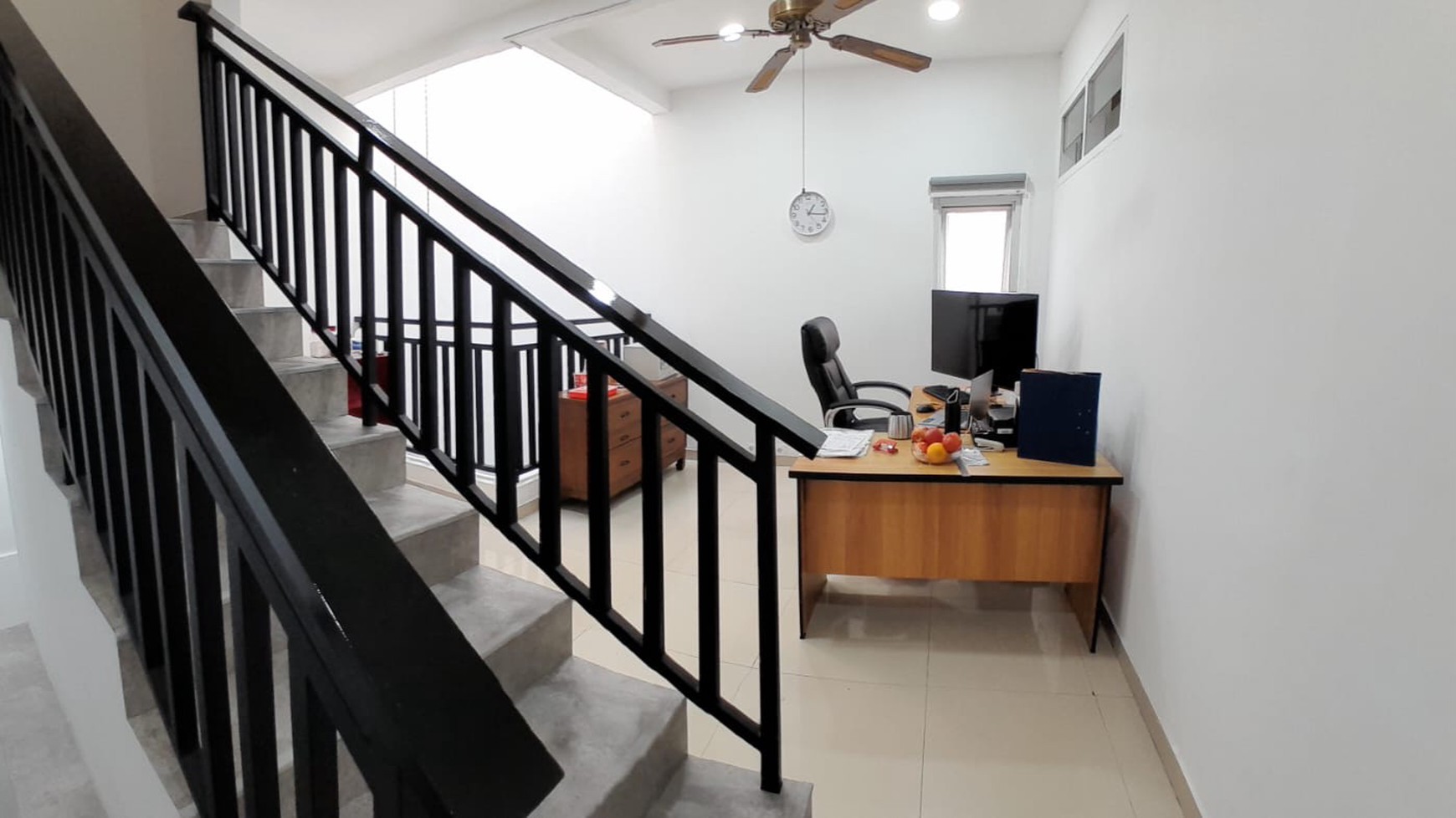 Rumah Mewah 3 Lantai dengan Nuansa Resort Bali at The Riverville Lebak Bulus.