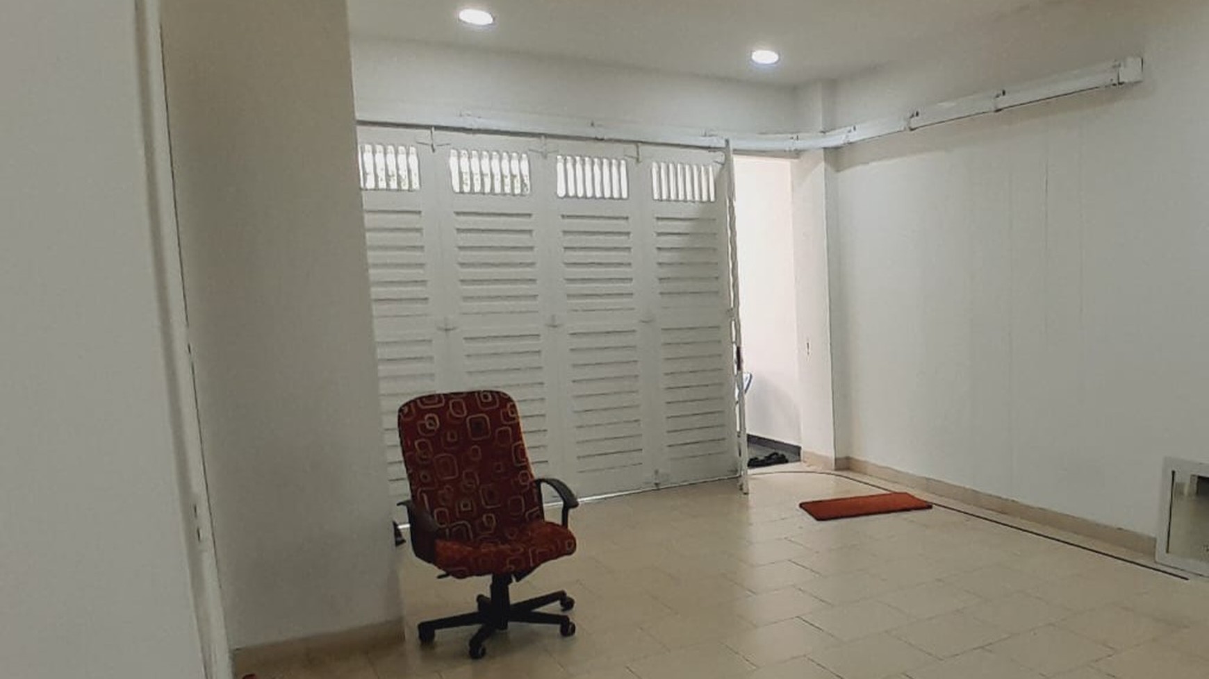Rumah Mewah 3 Lantai dengan Nuansa Resort Bali at The Riverville Lebak Bulus.