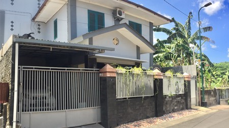 RUMAH MINIMALIS DENGAN DESAIN KLASIK , DEKAT RSUD WIROSABAN, & UAD PUSAT