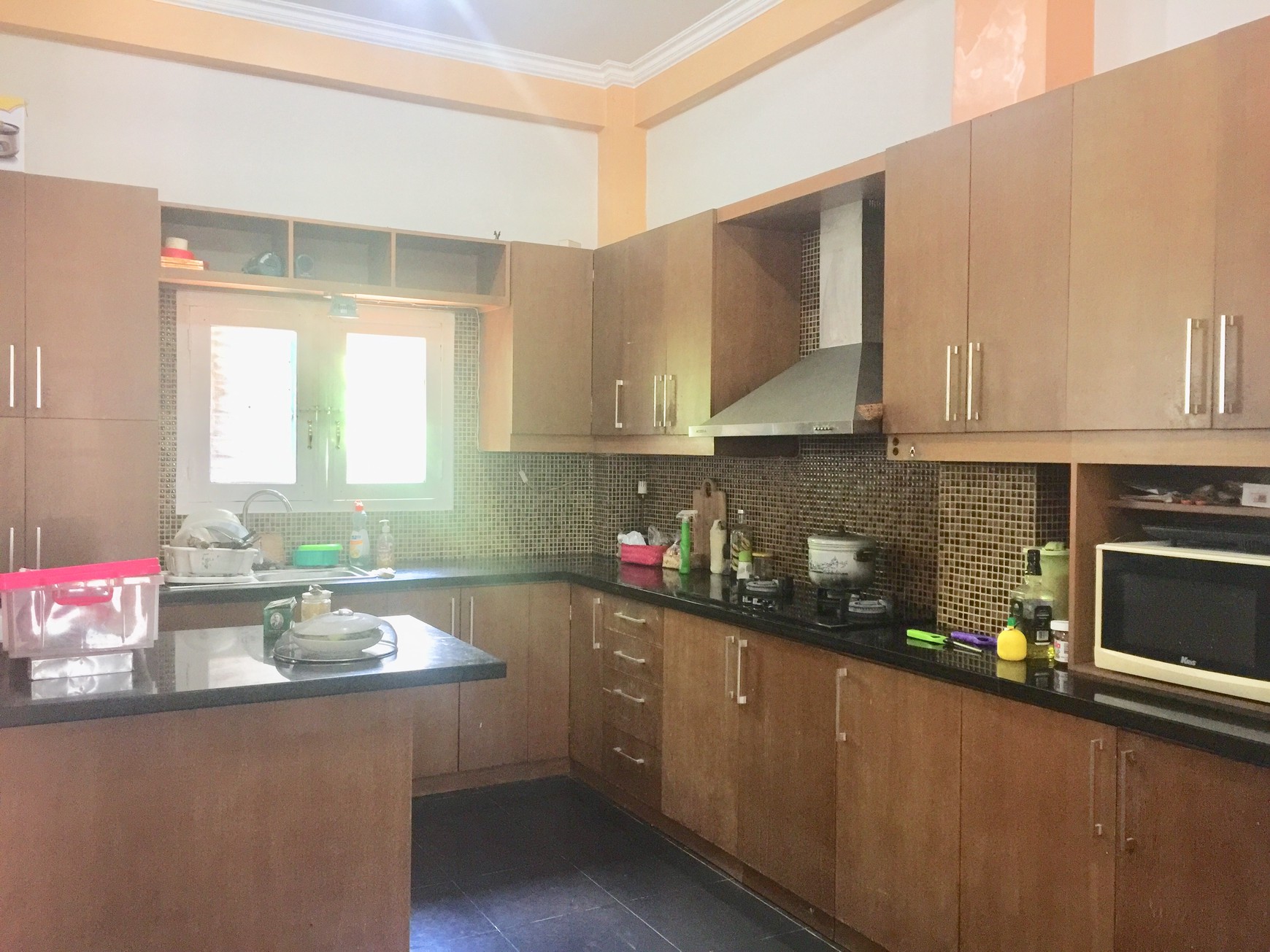 RUMAH MINIMALIS DENGAN DESAIN KLASIK , DEKAT RSUD WIROSABAN, & UAD PUSAT