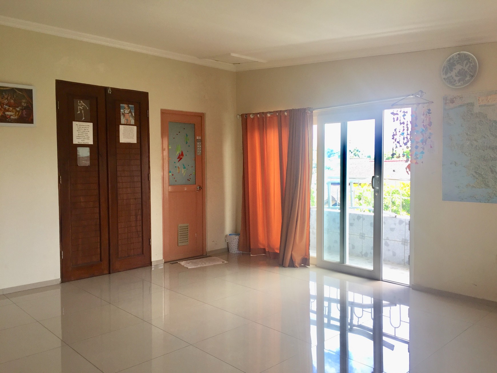 RUMAH MINIMALIS DENGAN DESAIN KLASIK , DEKAT RSUD WIROSABAN, & UAD PUSAT