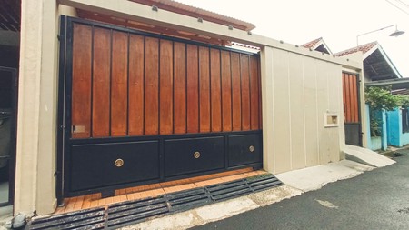 Flash Sale. Rumah bagus Bumi Puspitek Asri, BSD