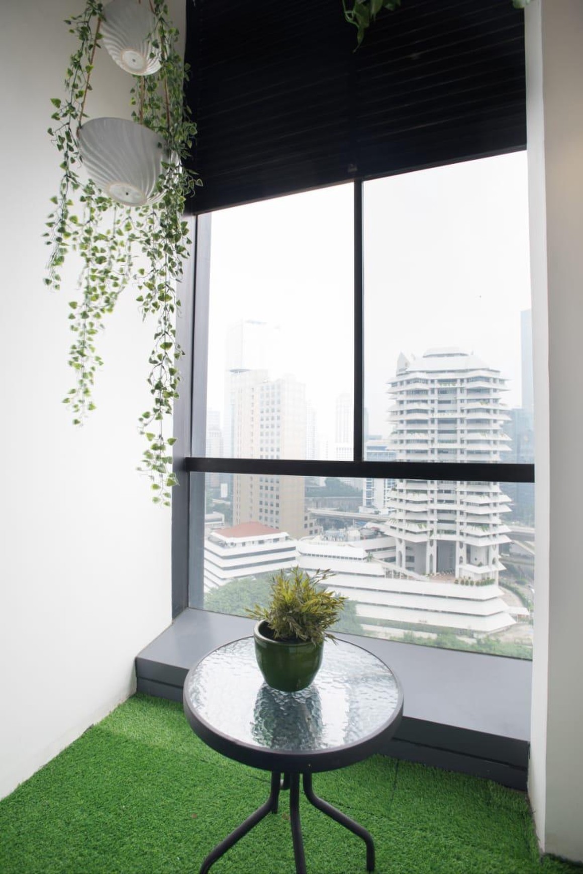 Disewakan Unit Apartemen Sudirman Suites - Lantai 17, Luas 42m, Furnished