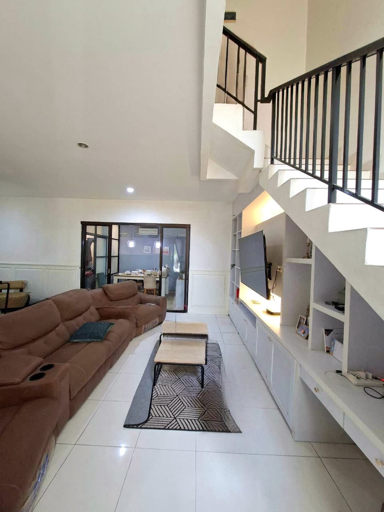 Rumah di Bintaro Tangerang Selatan 2 Lantai Siap Huni KT 4+1 KM 3+1