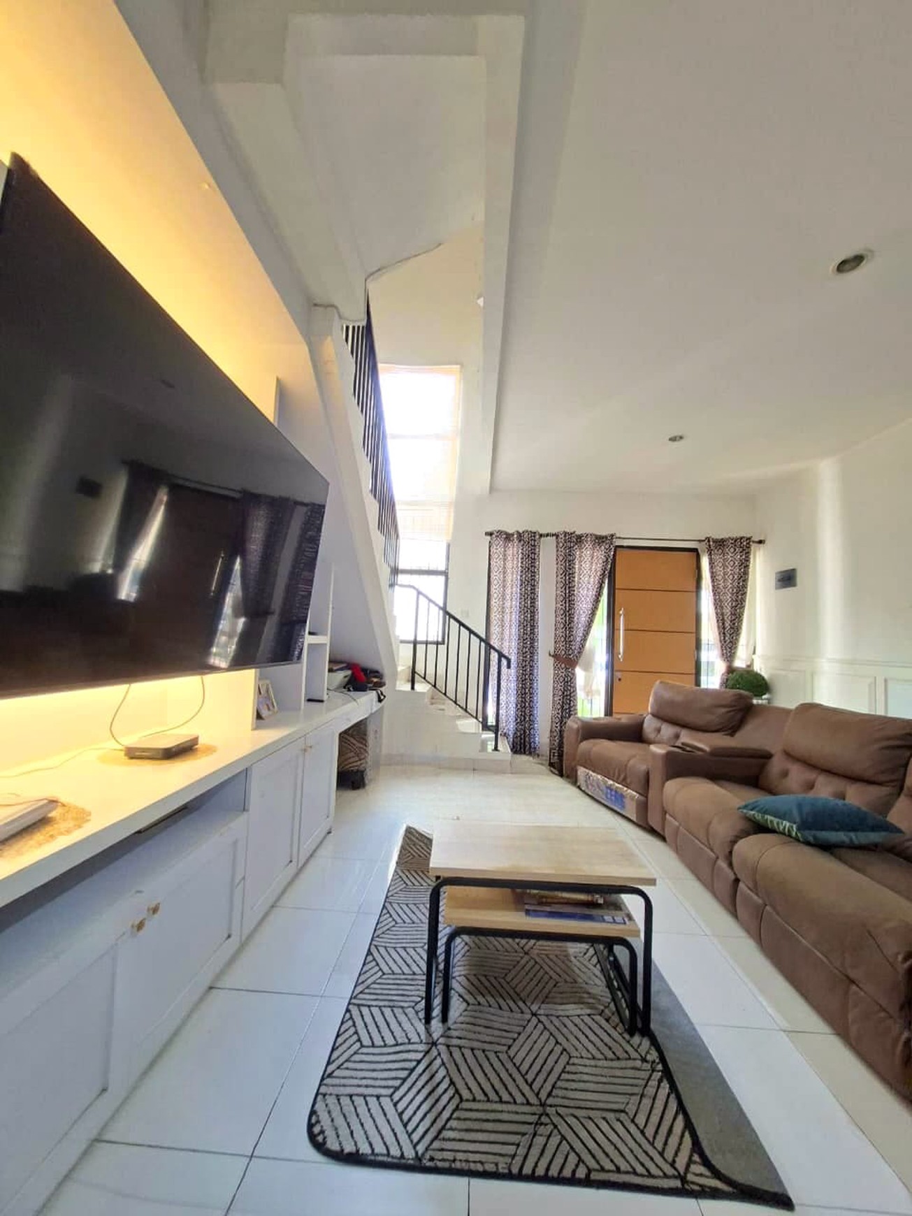 Rumah di Bintaro Tangerang Selatan 2 Lantai Siap Huni KT 4+1 KM 3+1