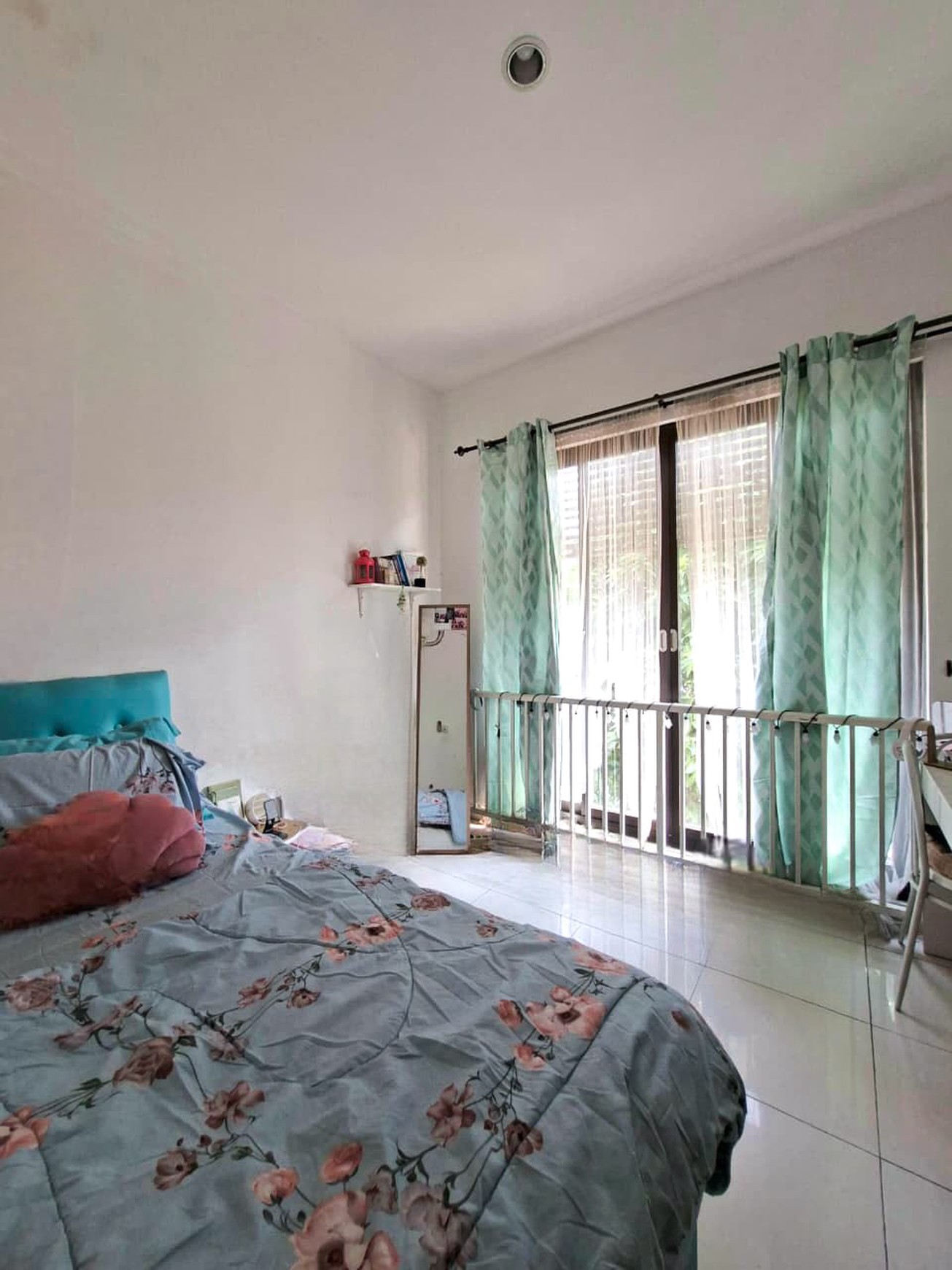 Rumah di Bintaro Tangerang Selatan 2 Lantai Siap Huni KT 4+1 KM 3+1