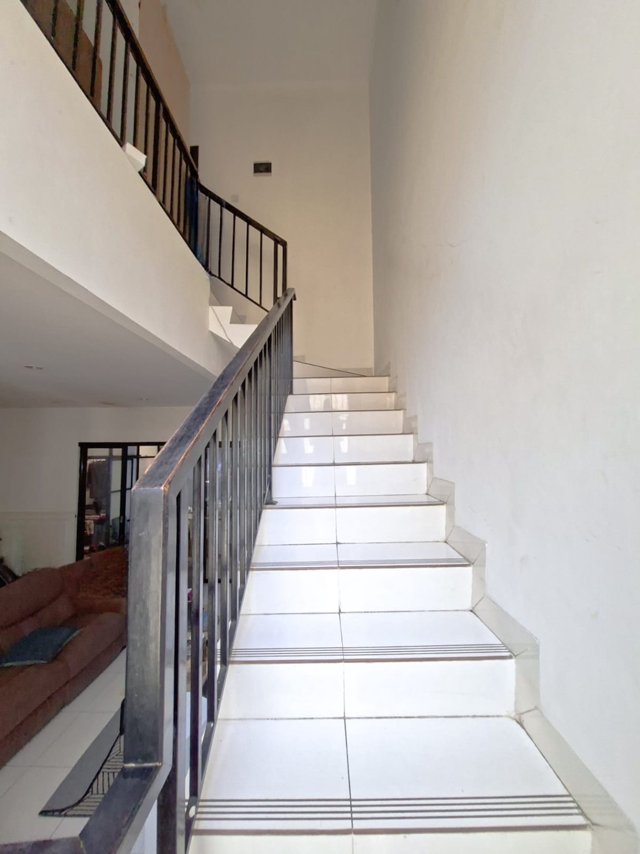Rumah di Bintaro Tangerang Selatan 2 Lantai Siap Huni KT 4+1 KM 3+1