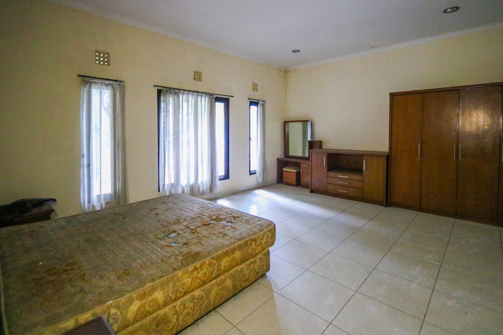 RUMAH NYAMAN LINGKUNGAN ELIT, BATUNUNGGAL, AKSES MUDAH GATOT SUBROTO, DAGO, SETRADUTA