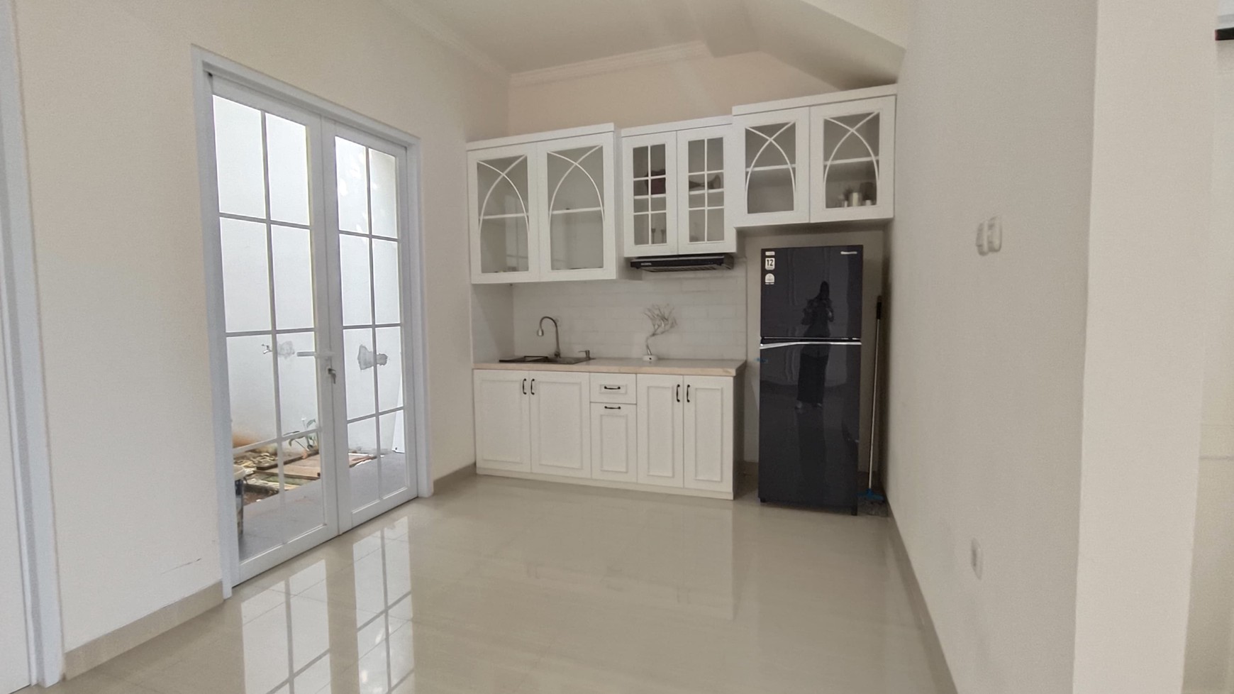 Dijual Rumah Mewah dan Elegan Dekat South City - Lokasi Strategis dan Nyaman