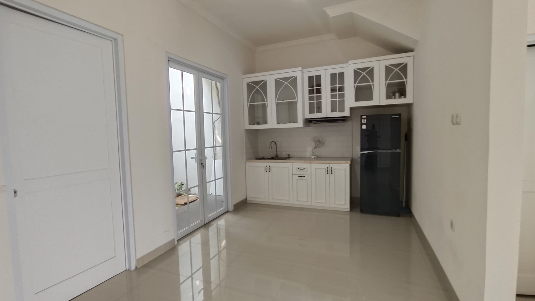 Dijual Rumah Mewah dan Elegan Dekat South City - Lokasi Strategis dan Nyaman