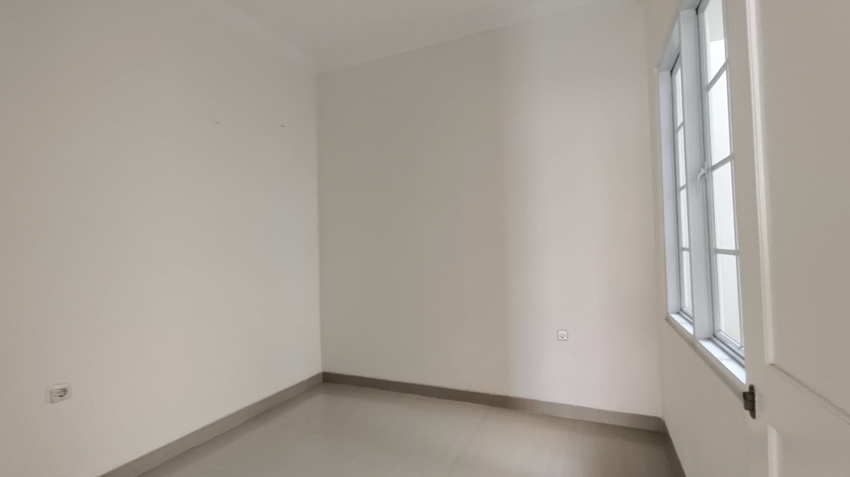 Dijual Rumah Mewah dan Elegan Dekat South City - Lokasi Strategis dan Nyaman