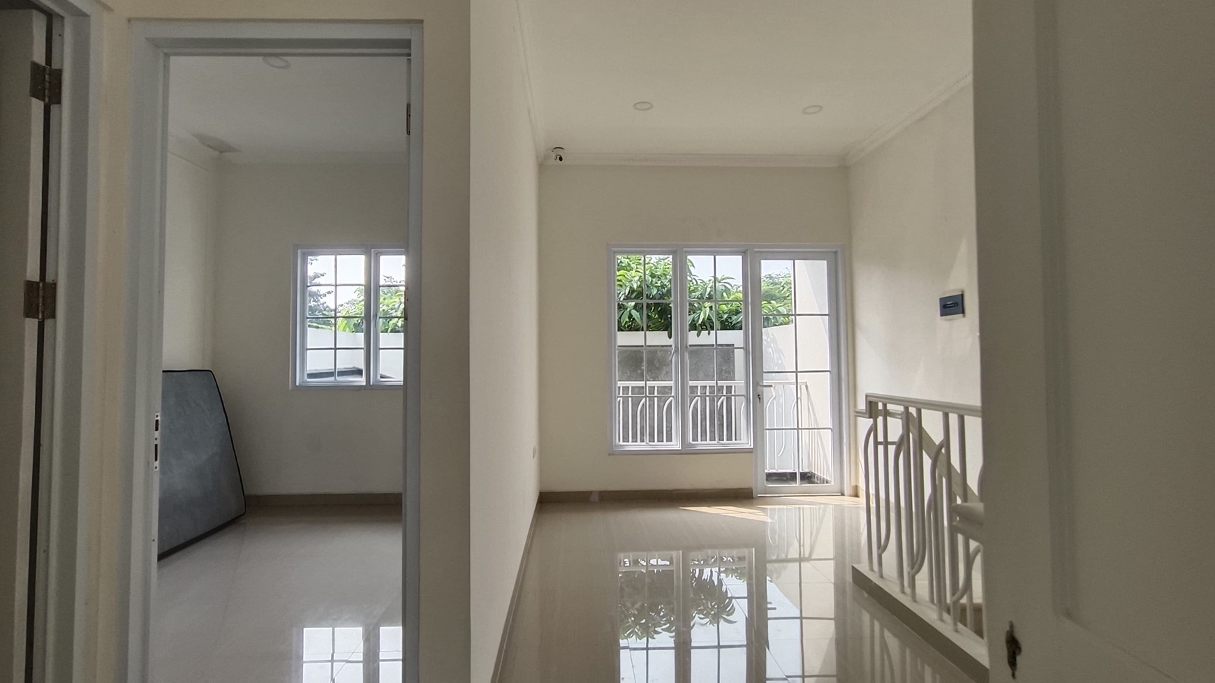 Dijual Rumah Mewah dan Elegan Dekat South City - Lokasi Strategis dan Nyaman