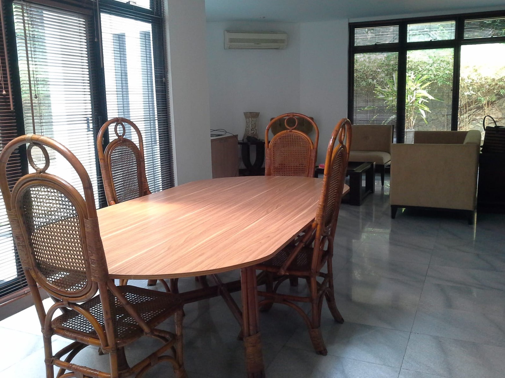 DIJUAL RUMAH SIAP CANTIK Di CASA ROYAL - CIPETE Lokasi STRATEGIS