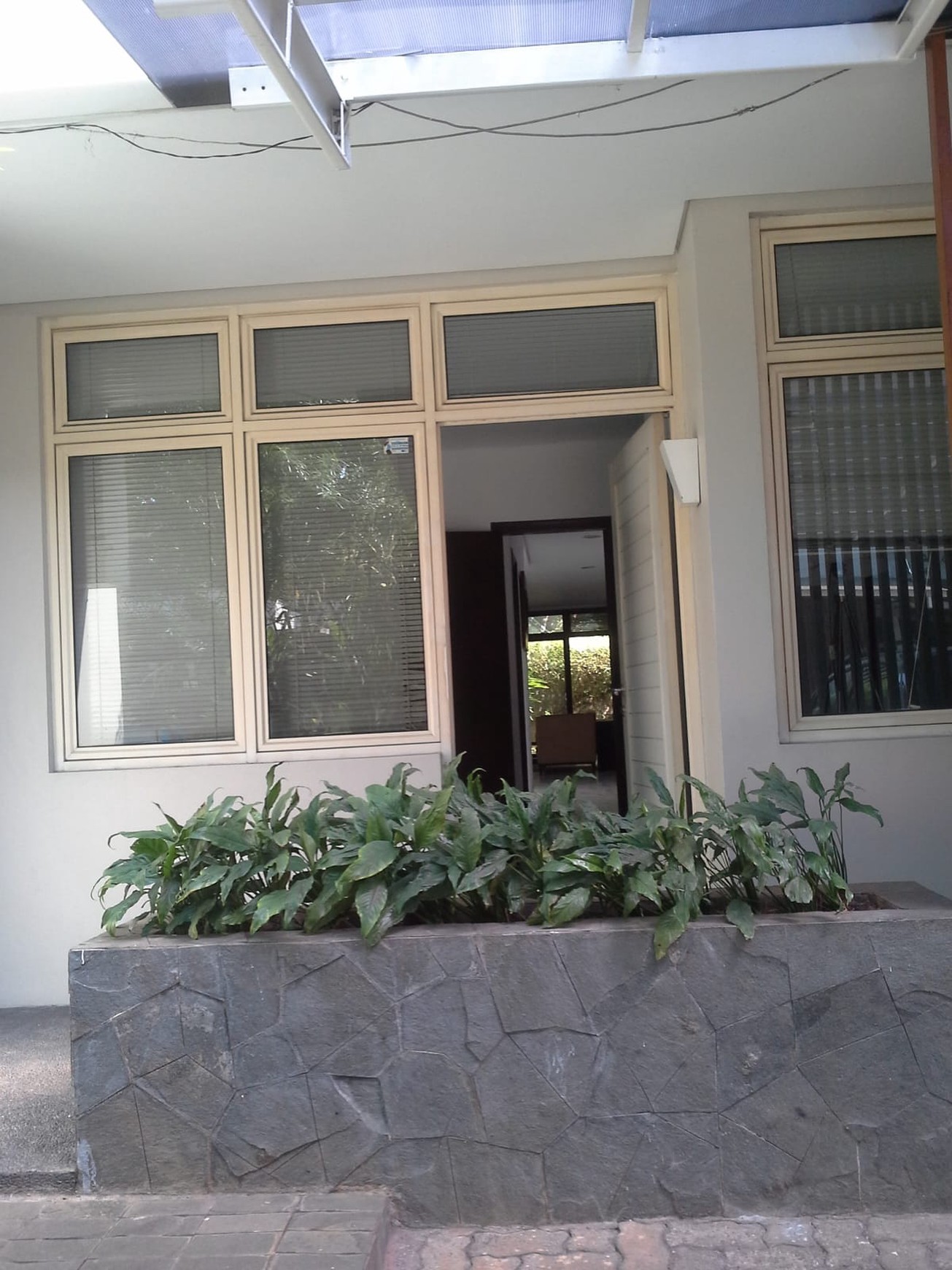 DIJUAL RUMAH SIAP CANTIK Di CASA ROYAL - CIPETE Lokasi STRATEGIS