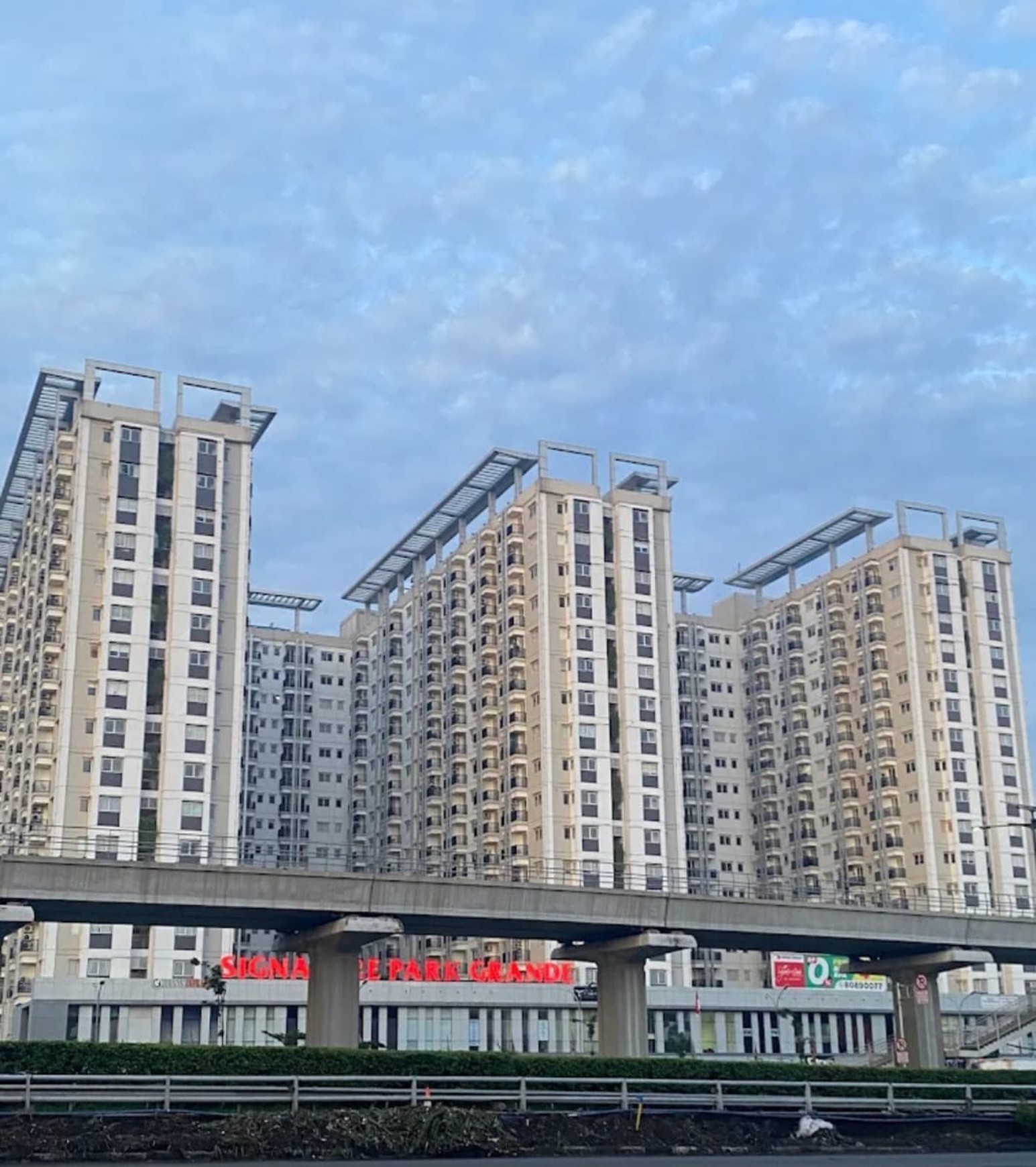 DiSEWA Apartment Signature Park Grande 2 BR - 33 m2 / Full Furnished