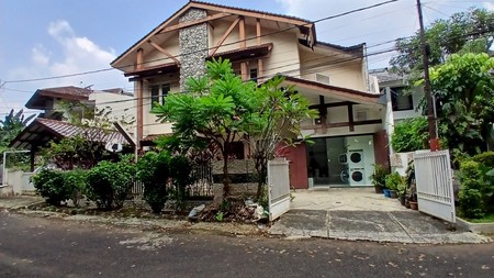 Dijual rumah lama 2 tingkat  lokasi strategis di bona indah lebak bulus