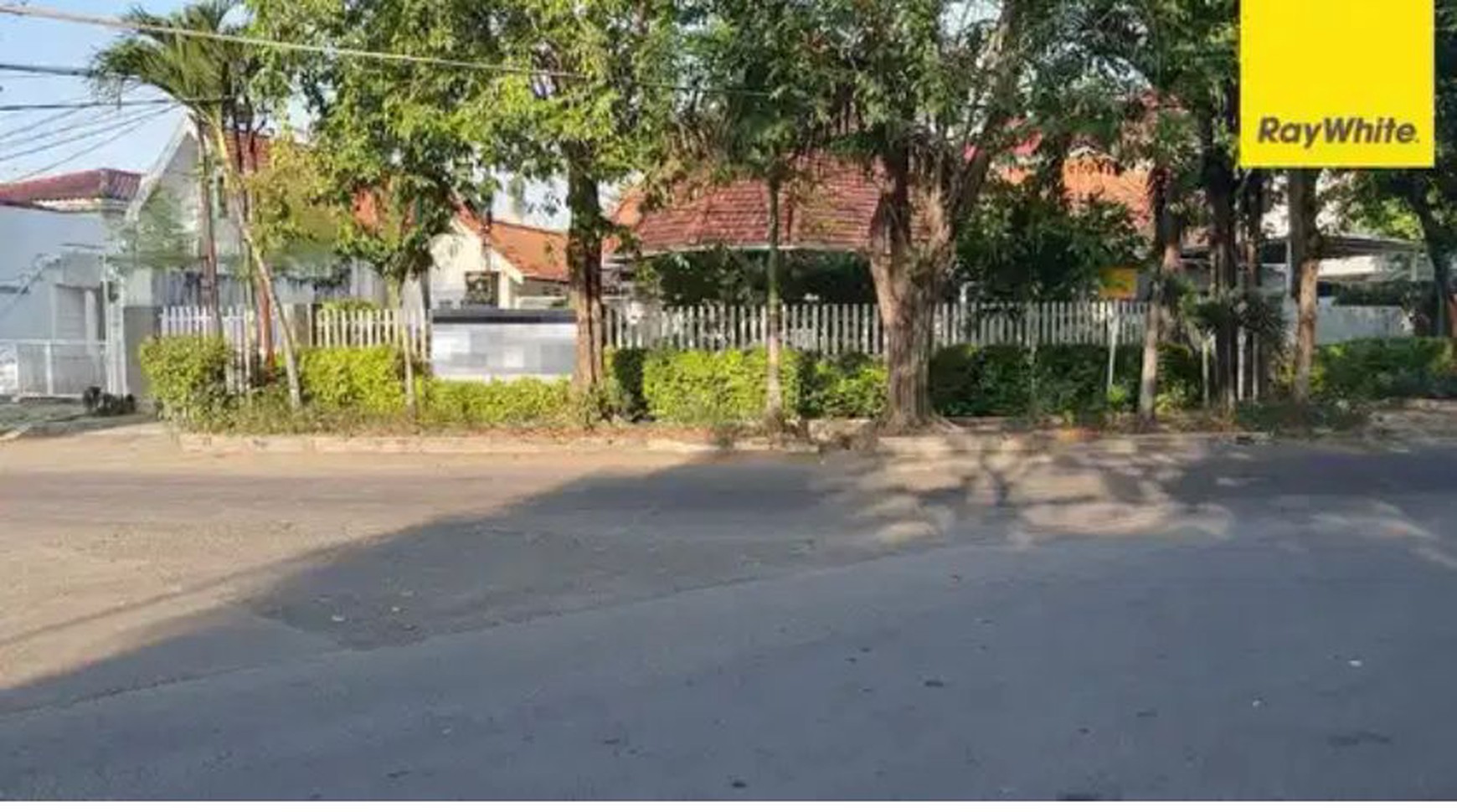 Dijual Rumah jalan wr Supratman Surabaya Pusat