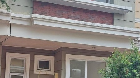 Rumah Minimalis di Cluster Amarilo Village Gading Serpong