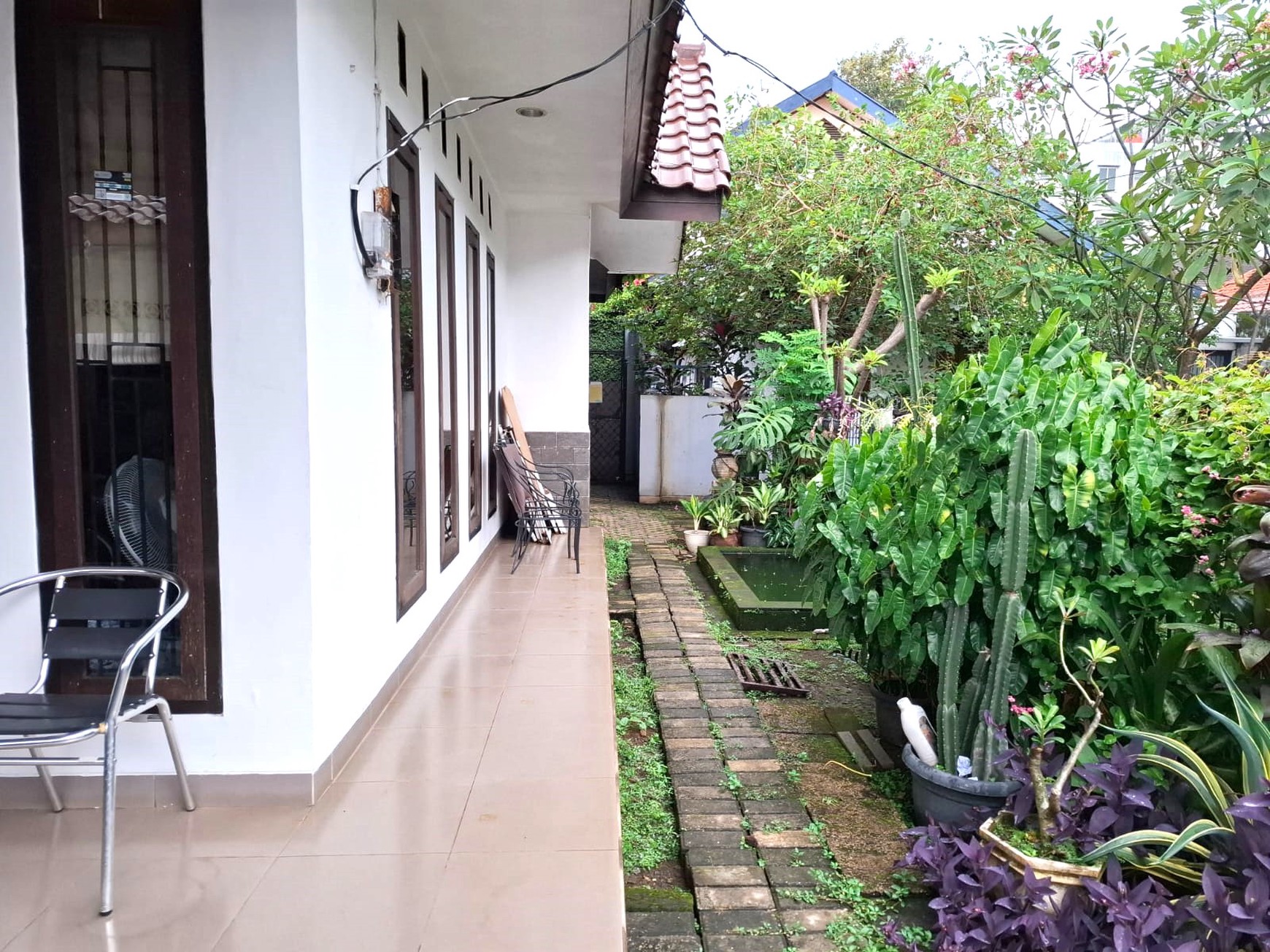 Rumah Minimalis 1,5 Lantai Luas 339 m2 Akses Bagus Dekat Citos