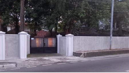 Dijual Rumah terletak di Area Komersil Mampang Prapatan, Jakarta Selatan