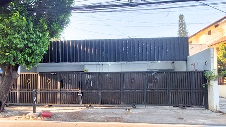 Rumah Minimalis 1,5 Lantai di Duren Tiga Luas, Siap Huni Akses Bagus
