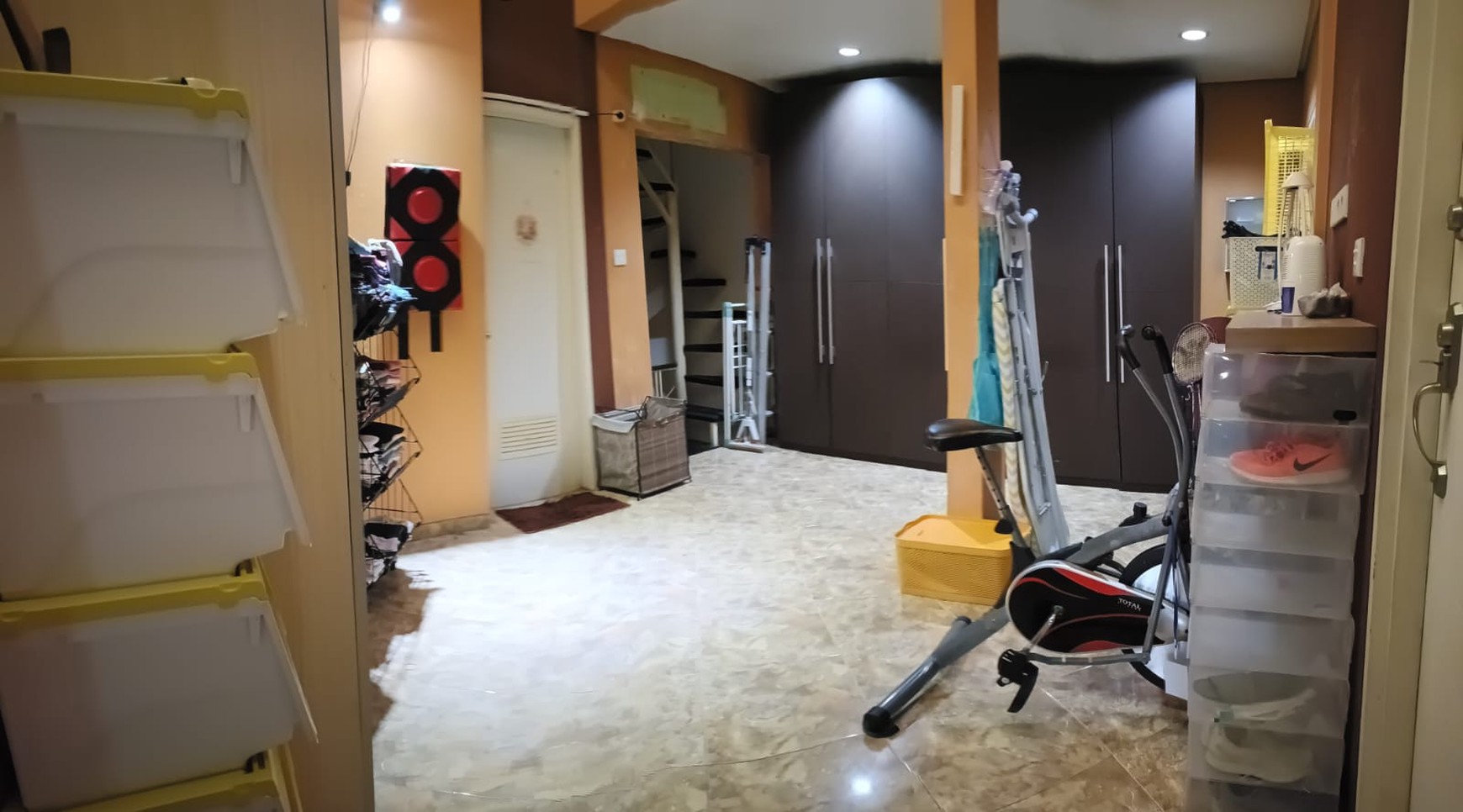 Rumah 3 Lantai Posisi HOOK SHM Siap Huni Dengan Hunian Nyaman KT 4 KM 4 @Bintaro -Sektor 9