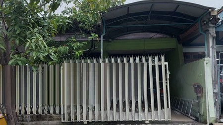 Dijual Rumah 2 lantai di Darmo Indah Barat Surabaya
